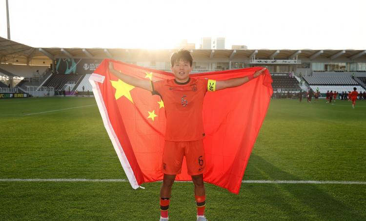 重磅！U23国足队长正式加盟英超球队，掀开国足青年球员赴欧新篇章